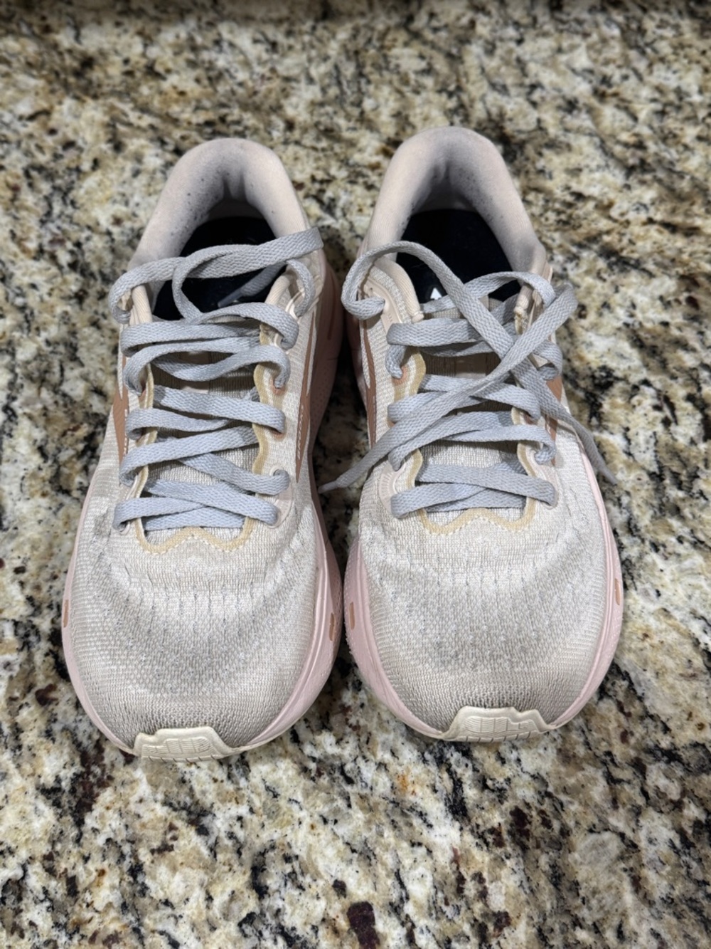brooks ghost max - size 7.5